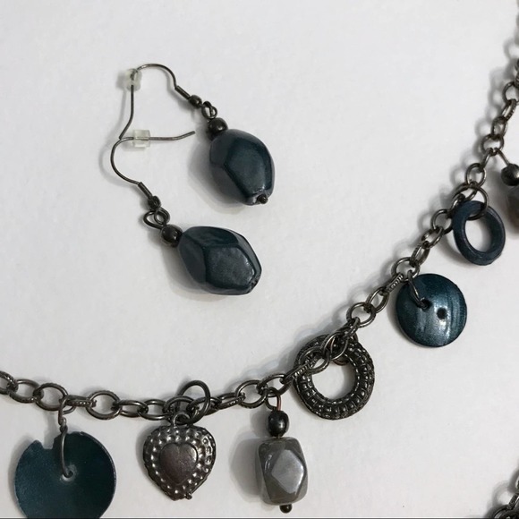 🧁LAST CHANCE Stones & Metal Necklace & Earrings - Picture 4 of 8